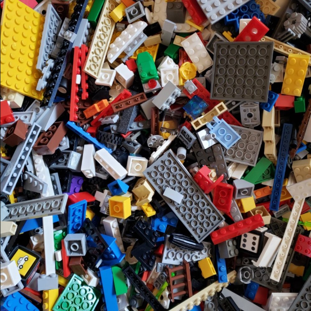 3 Pounds of mixed Legos